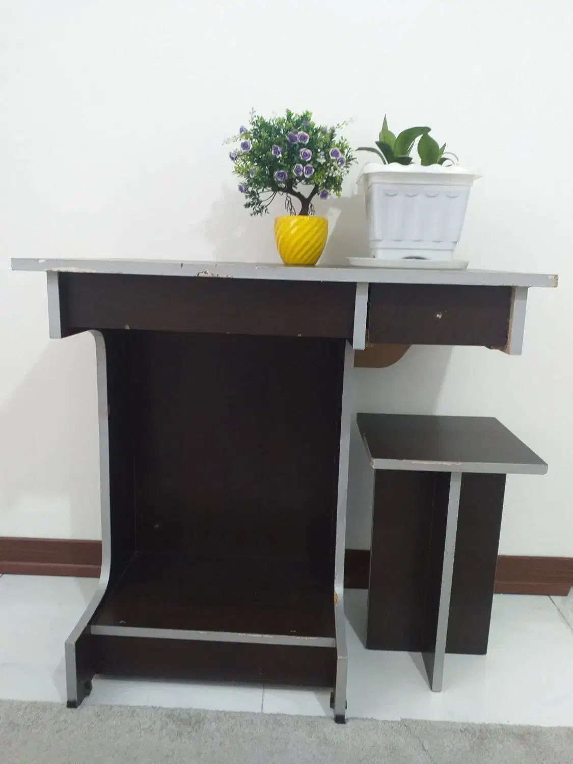 میز تحریر|میز تحریر و کامپیوتر|گلبهار, شهر جدید گلبهار|دیوار