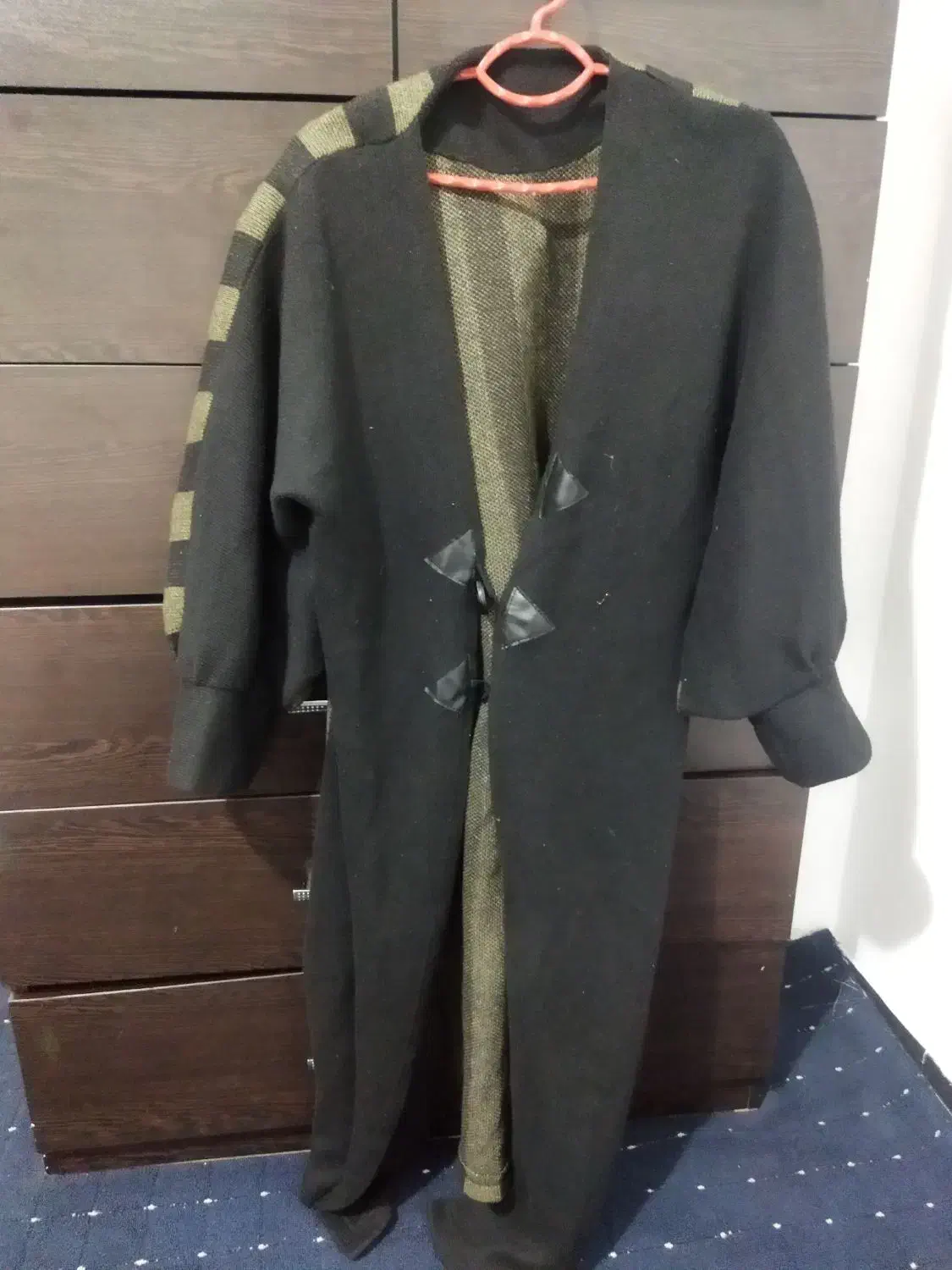 پالتو بافت|لباس|قروه, |دیوار