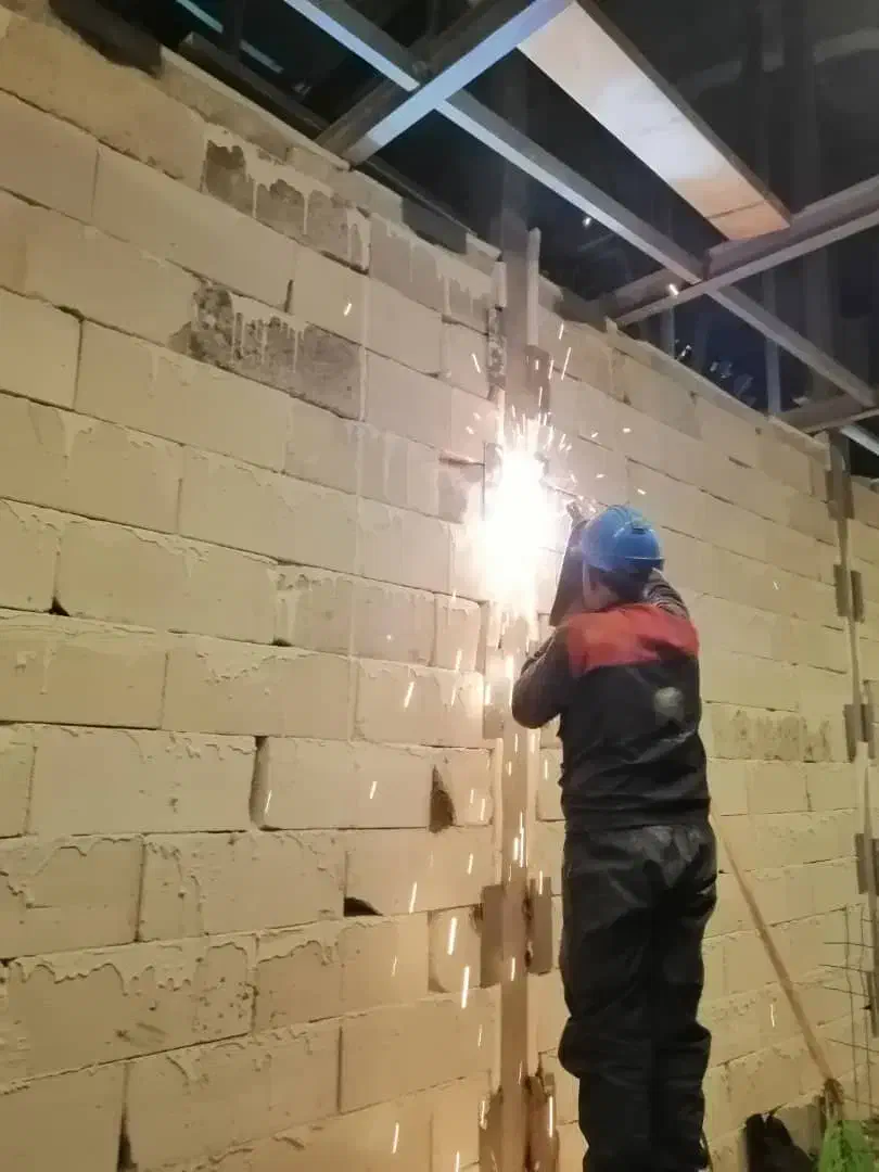 استخدام کارگرساختمانی اتباع واستادجوشکاری وتاسیسات|استخدام معماری، عمران و ساختمانی|اصفهان, کوی شهید کشوری|دیوار