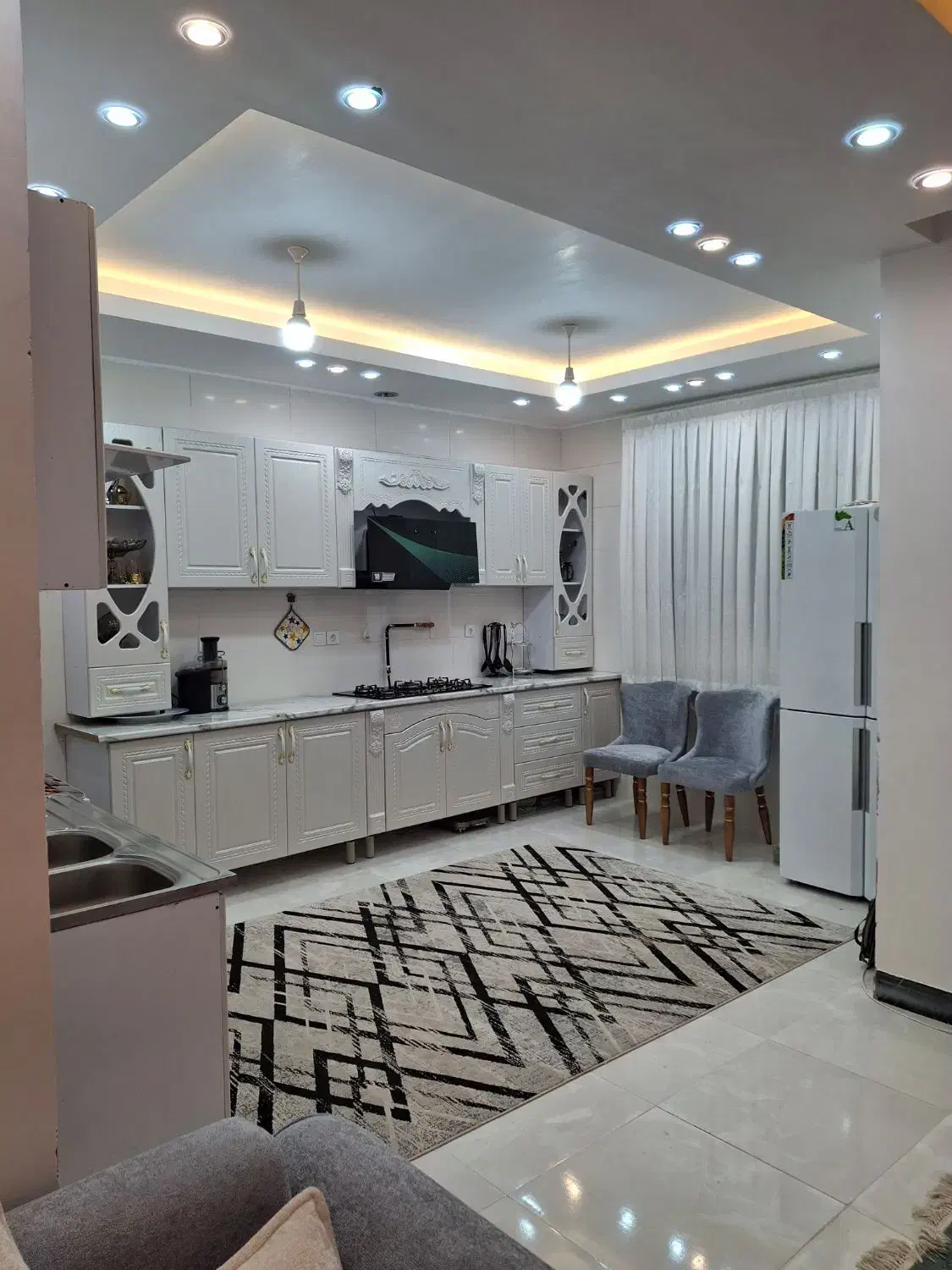 خانه مبله فول امکانات مستقل شیک دلباز|اجارهٔ کوتاهمدت آپارتمان و سوئیت|سیرجان, |دیوار