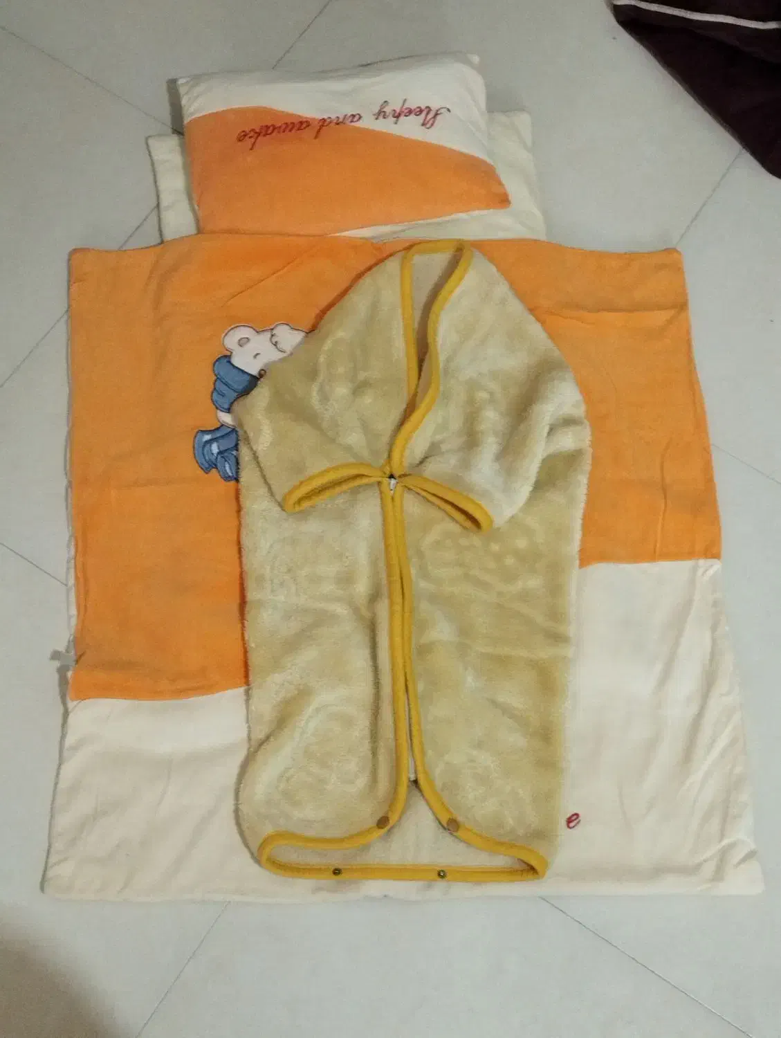 سرویس نوزاد پتو تشک و بالشت و قنداق فرنگی|رختخواب، بالش، پتو|بروجرد, |دیوار