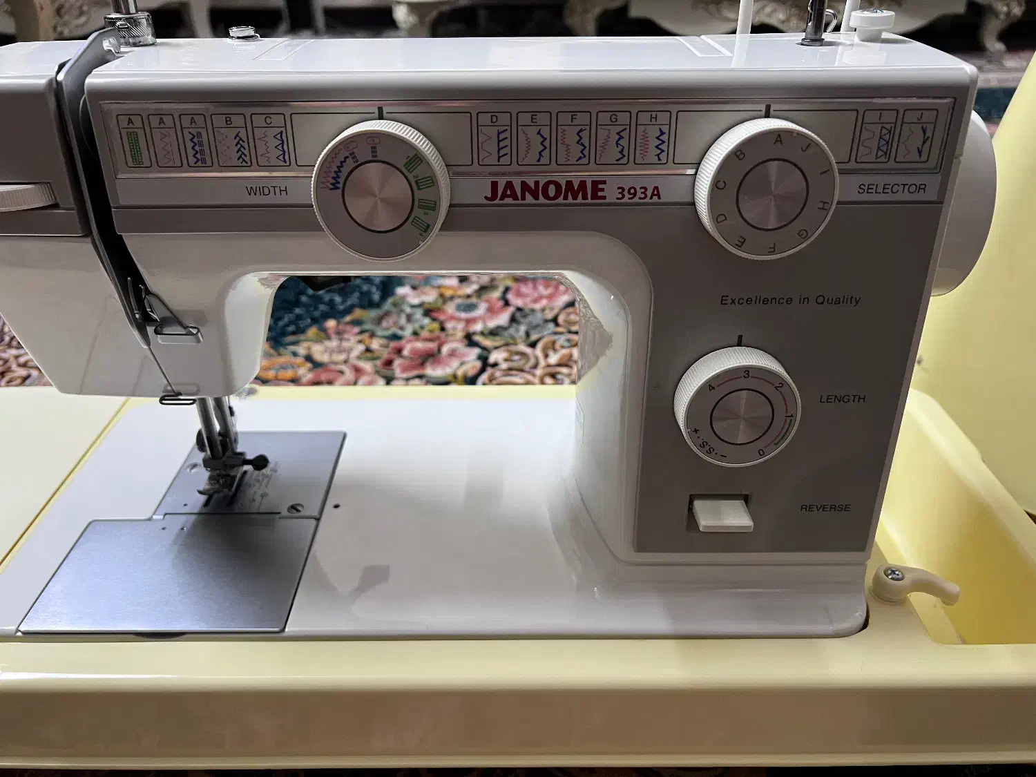 چرخ خیاطی ژانومه|چرخ خیاطی و ریسندگی|یزد, |دیوار