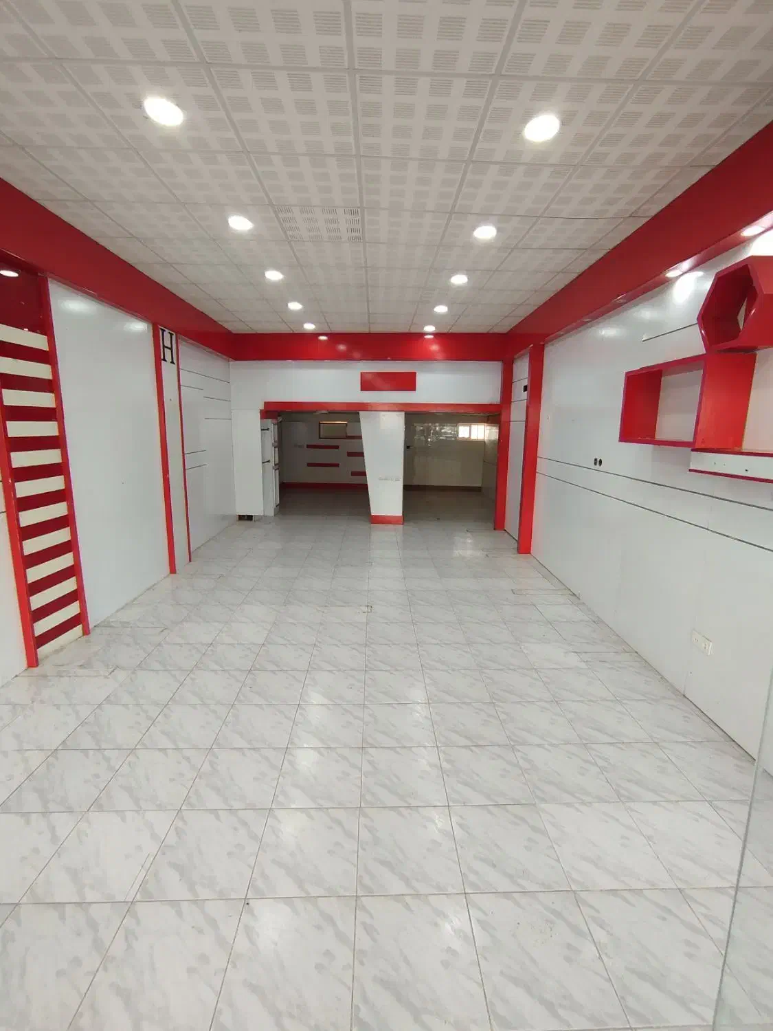 رهن و اجاره تجاری / سه جوب / آماده تحویل|اجارهٔ مغازه و غرفه|یاسوج, |دیوار