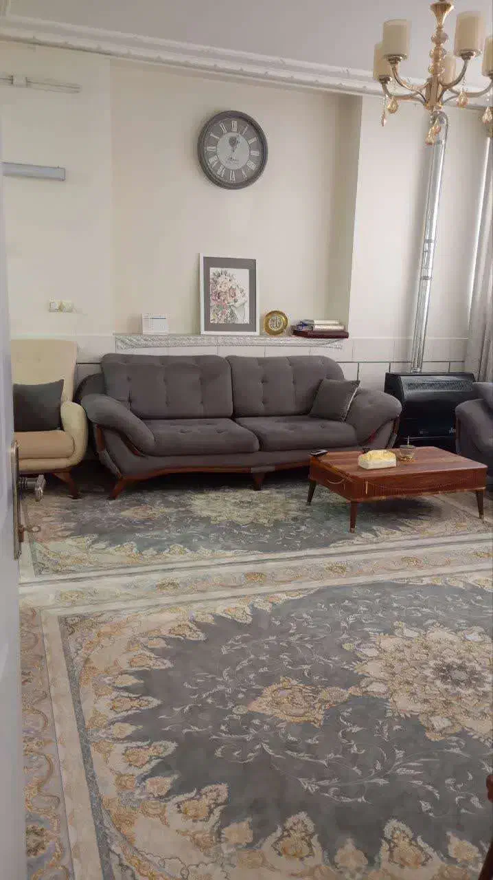 فروش خانه حیاط دار۲ طبقه|فروش خانه و ویلا|خمینی‌شهر, |دیوار