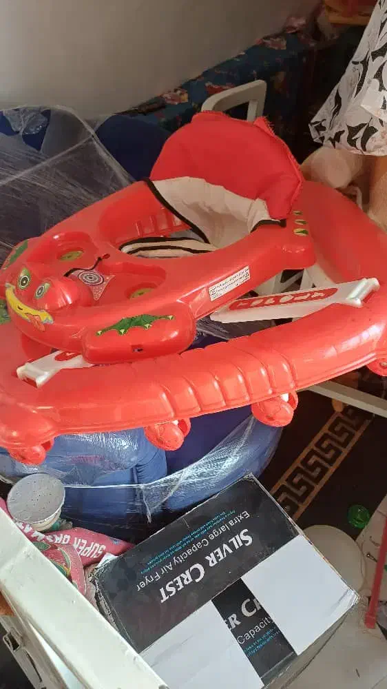 کالسکه . بچه|کالسکه و لوازم جانبی|قرچک, مهدیه|دیوار