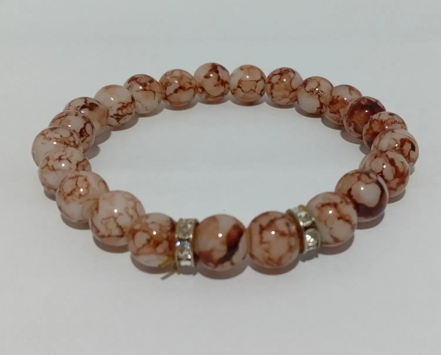 دستبند مهره‌ای|بدلیجات|شیروان (خراسان), |دیوار