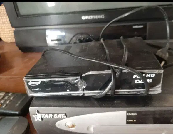 ۳ عدد دستگاه دیجیتال و تلویزیون ۳۲ و گیرنده خارجی|تلویزیون و پروژکتور|اصفهان, خواجه عمید|دیوار