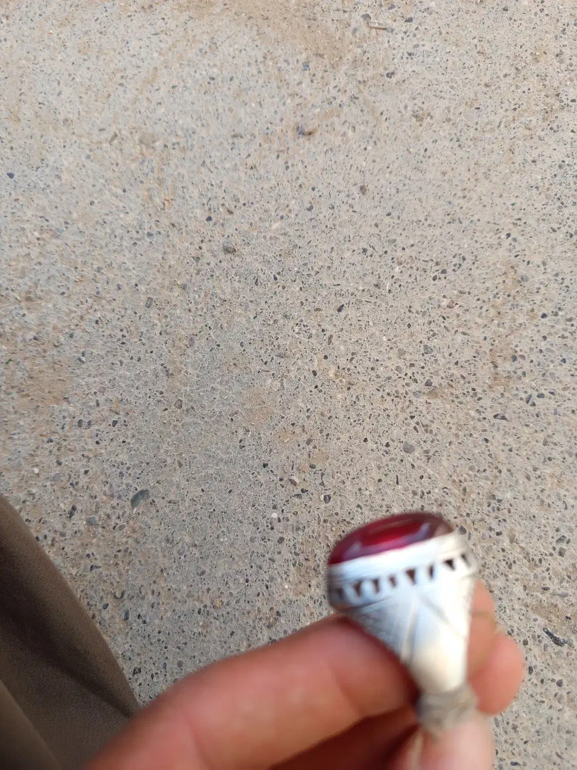 انگشتر یاقوت معدنی|جواهرات|جزنیک, |دیوار