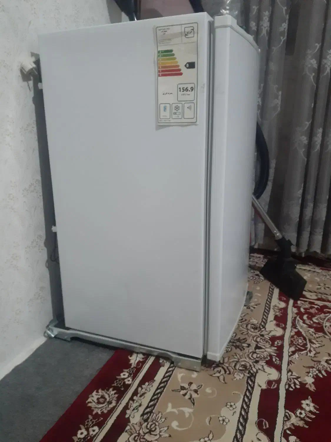 فروش یک دستگاه یخچال ۹ فوت تک لایف|یخچال و فریزر|زیرآب, |دیوار