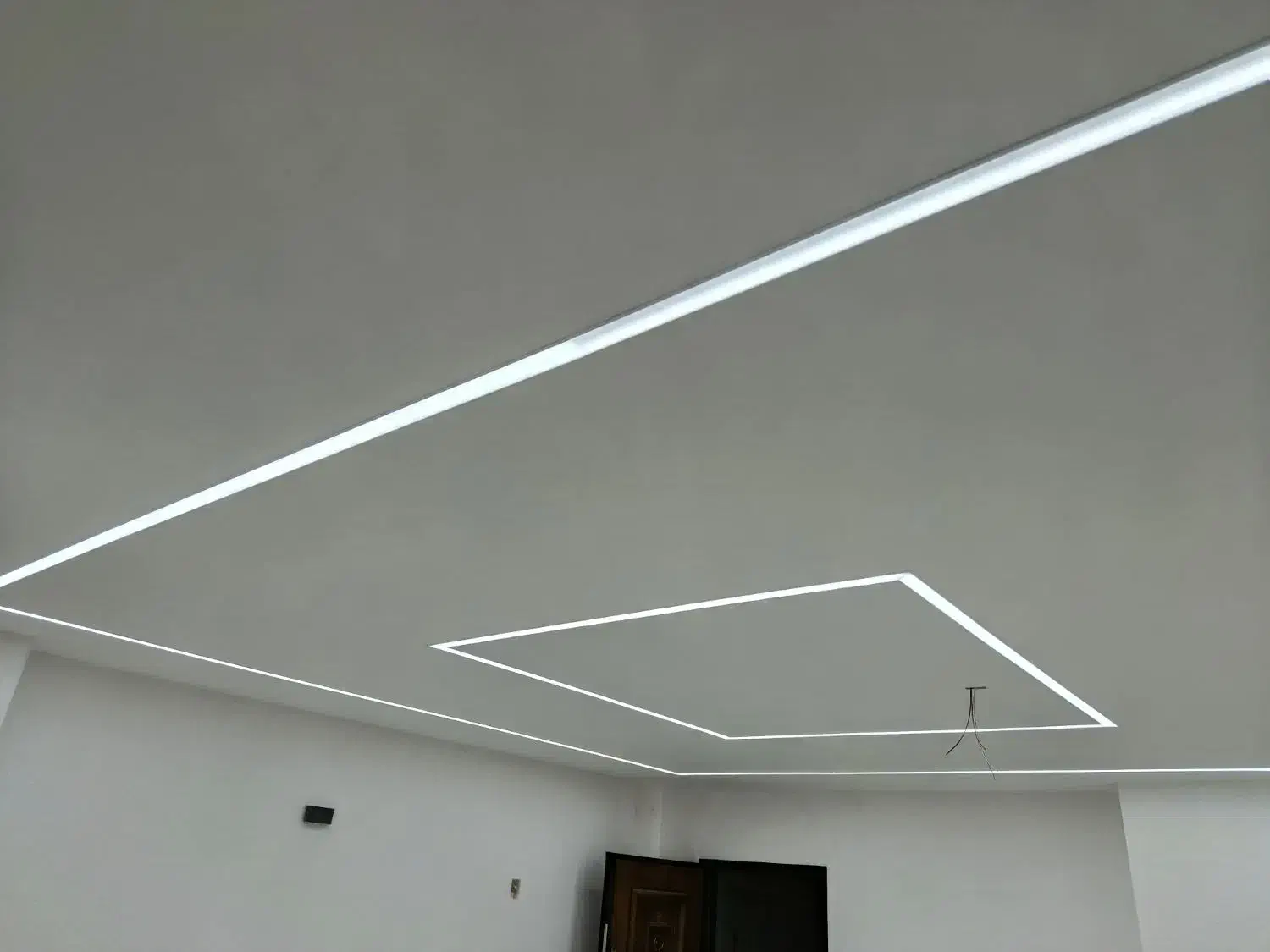 فروش ریسه و پروفیل ، نصب و مونتاژ لاین نوری|خدمات پیشه و مهارت|مبارکه, |دیوار