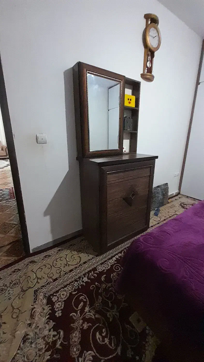 آینه دلاور|آینه|نور, |دیوار