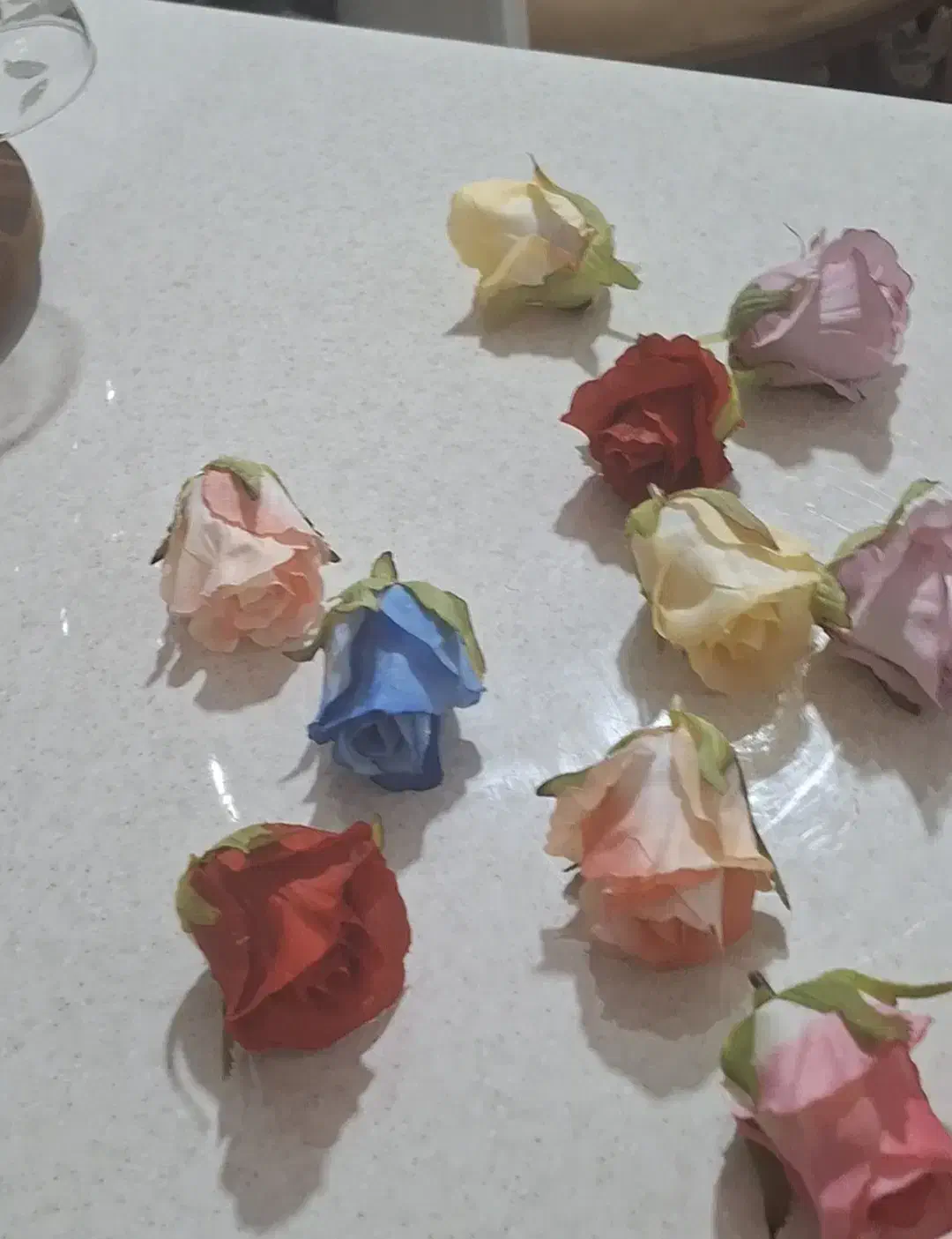 سر گل رُز|گل مصنوعی|خرمآباد, |دیوار