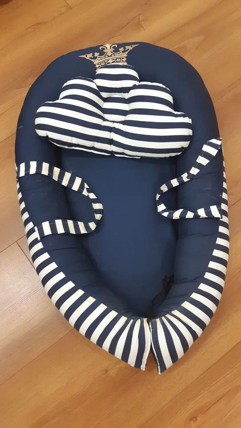 تشک گارد دار به همراه بالش کاملا سالم و نو|اسباب و اثاث بچه|ابهر, |دیوار