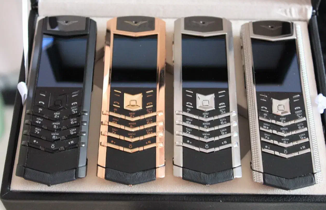 گوشی نوکیا ورتو vertu v10 k8 طلایی|موبایل|اصفهان, قلعه طبره|دیوار