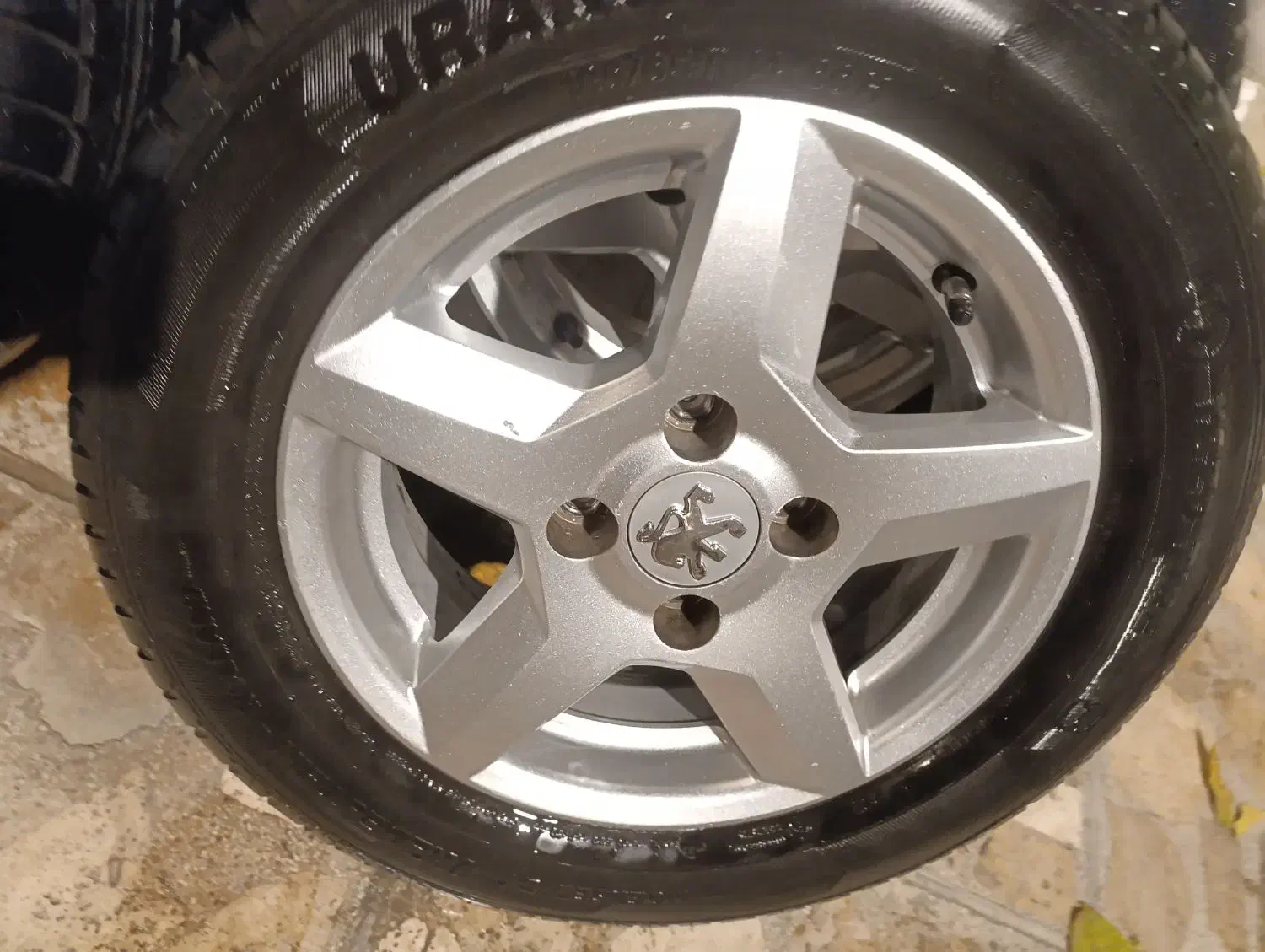 رینگ و لاستیک شمشیری 207|قطعات یدکی و لوازم جانبی|مشهد, گوهرشاد|دیوار