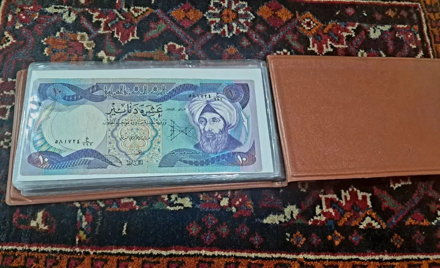 البوم اسکناس و تمبر(معاوضه کالا به کالا)عضوکانالشو|کلکسیون سکه، تمبر، اسکناس|قم, شهید رجایی|دیوار