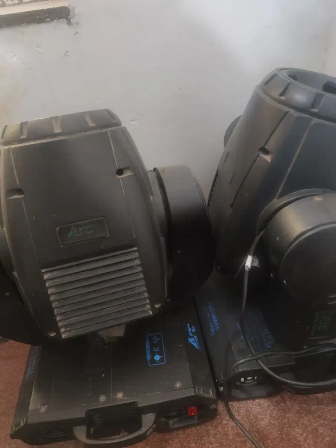 میکسر بهرینگر و موینگ|آلات موسیقی|شاهین‌شهر, سعدی شمالی|دیوار