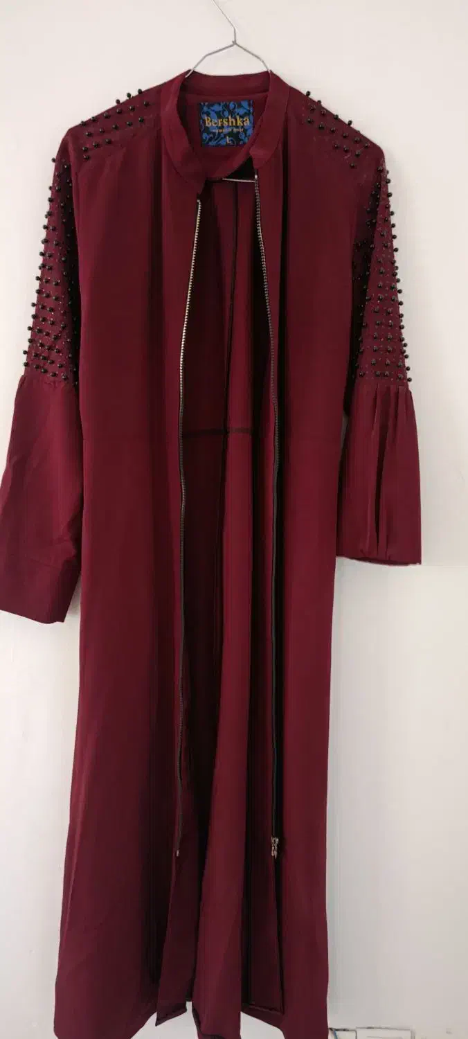 مانتو|لباس|مشهد, کارمندان دوم|دیوار