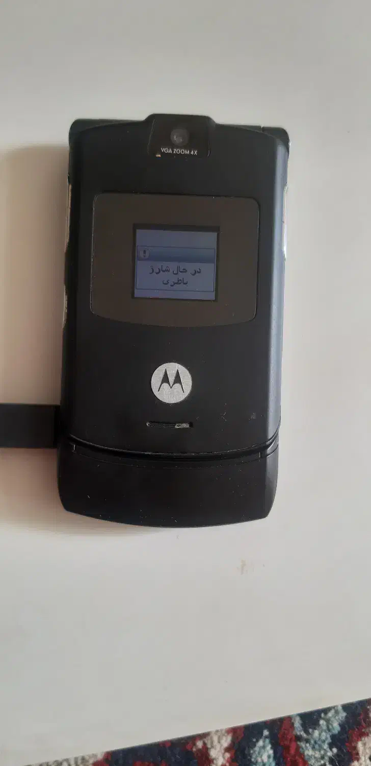 گوش ی  Motorola  v3|موبایل|همدان, |دیوار