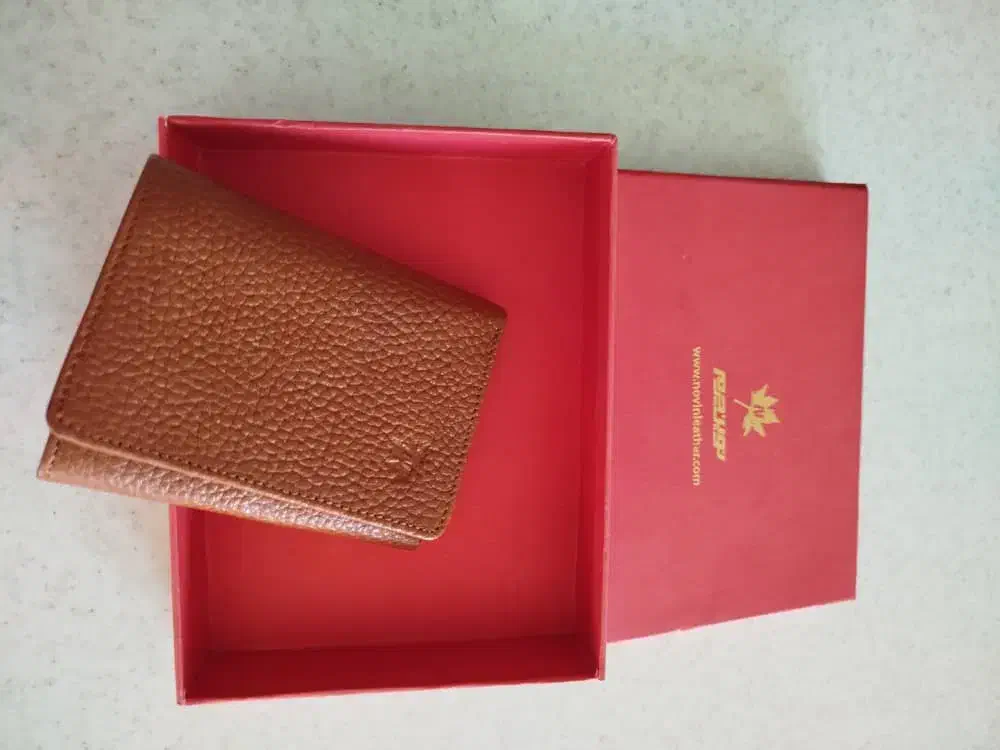 نوین چرم|کیف، کفش، کمربند|تبریز, |دیوار