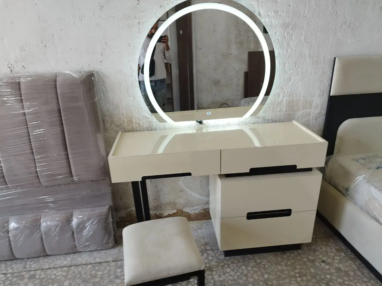 سرویس خواب عروس|تخت و سرویس خواب|اصفهان, رهنان|دیوار