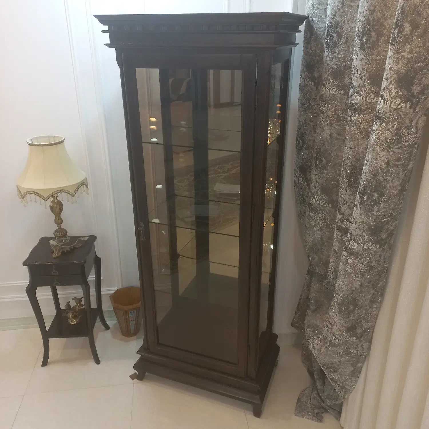 بوفه|بوفه، ویترین، کنسول|مهاجران, |دیوار