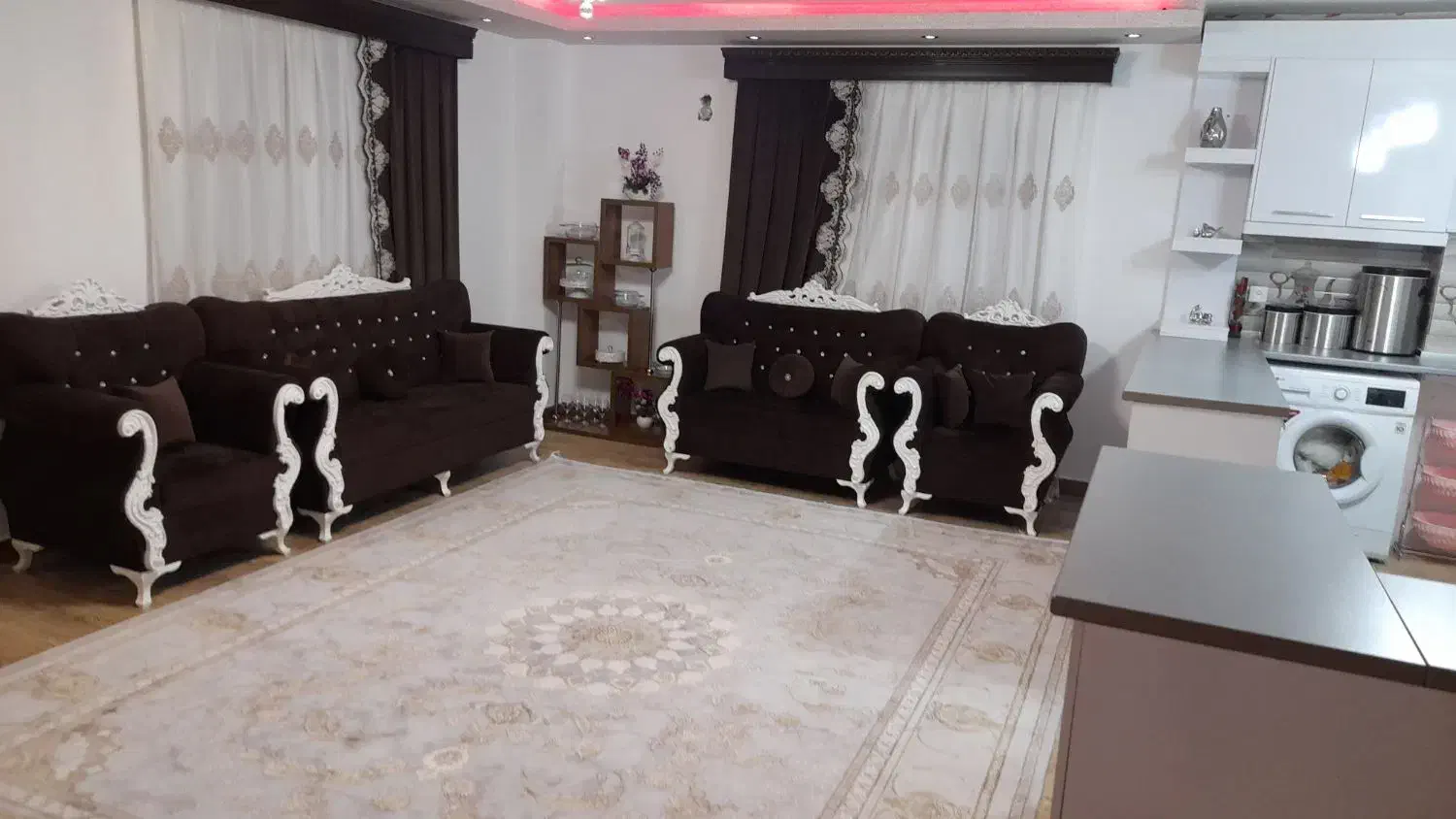 مبل ۷ نفره سالم درحدنو زیر قیمت گذاشتم|مبلمان خانگی و میز عسلی|رضوانشهر, |دیوار