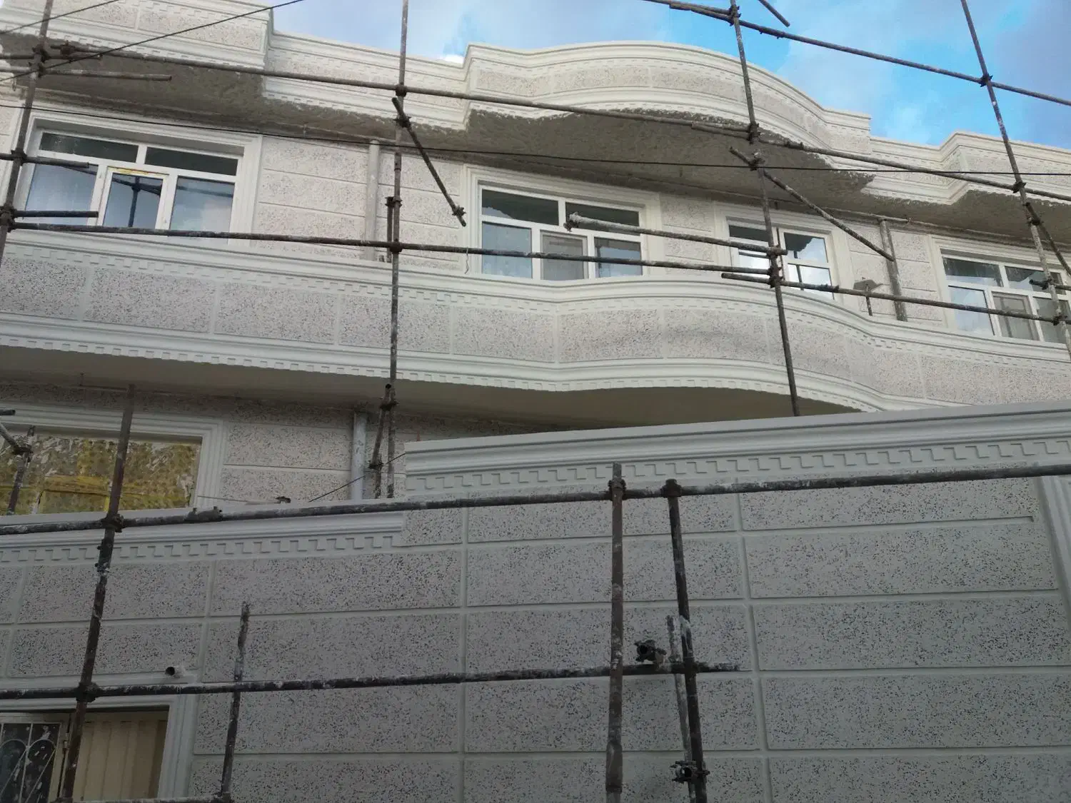 اجرای انواع سیمانکاری ساختمان ویلا نماهایی سیمانی|خدمات پیشه و مهارت|تبریز, |دیوار