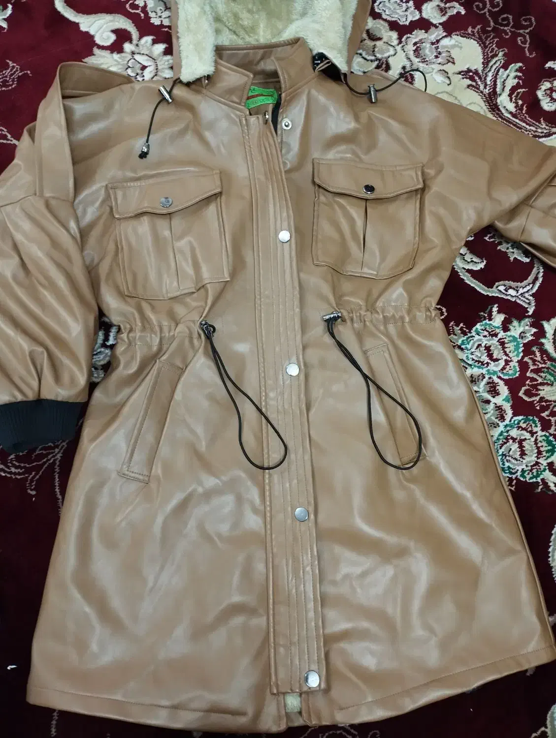 پالتو نو|لباس|سبزوار, قصبه شرقی|دیوار