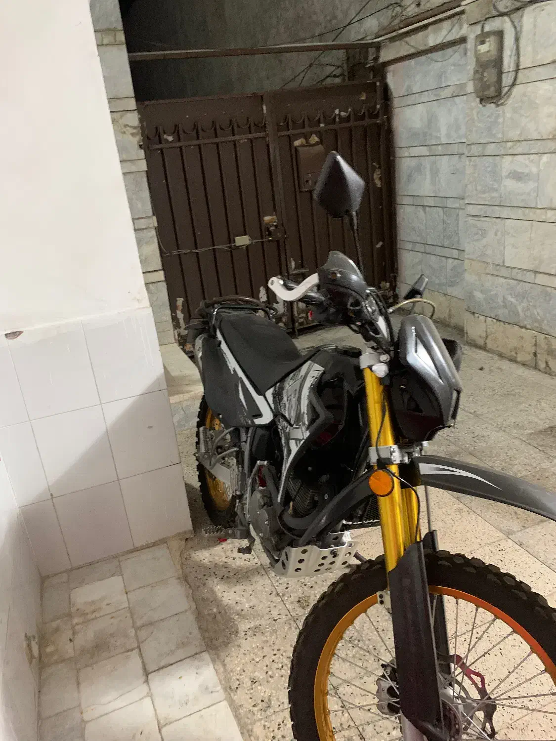 روان ۲۰۰|موتورسیکلت|مشهد, هفت تیر (آب و برق)|دیوار