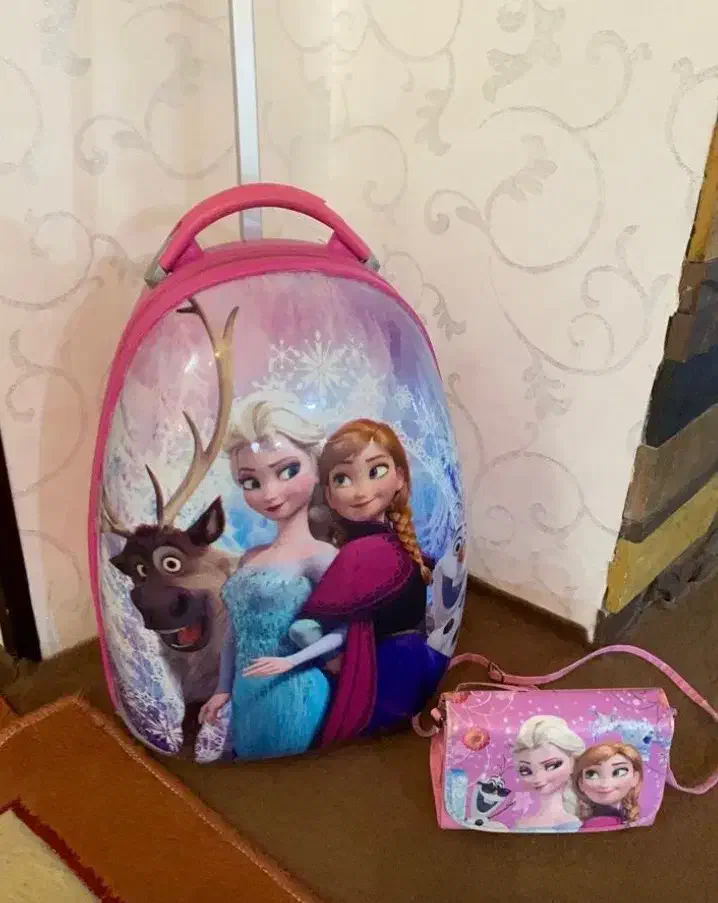 کیف و چمدون خارجی کودک|کیف، کفش، کمربند|کازرون, |دیوار