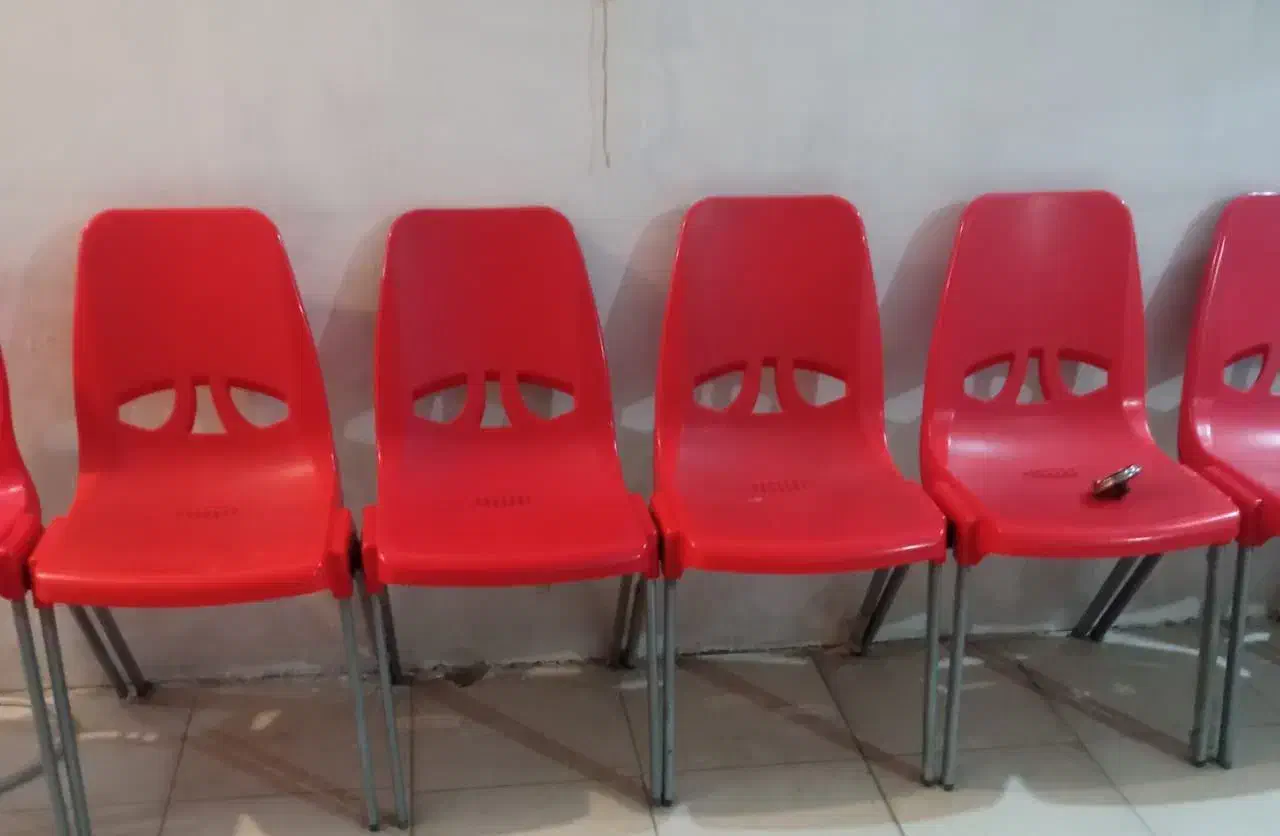 صندلی انتضار و کافی شاپ|صندلی و نیمکت|کنگاور, |دیوار