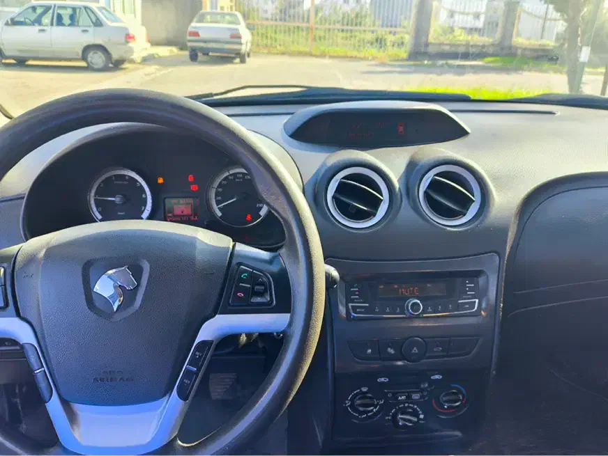 رانا پلاس سفید مدل ۴۰۲ بی رنگ و ضربه|خودرو سواری و وانت|رشت, پیرسرا|دیوار