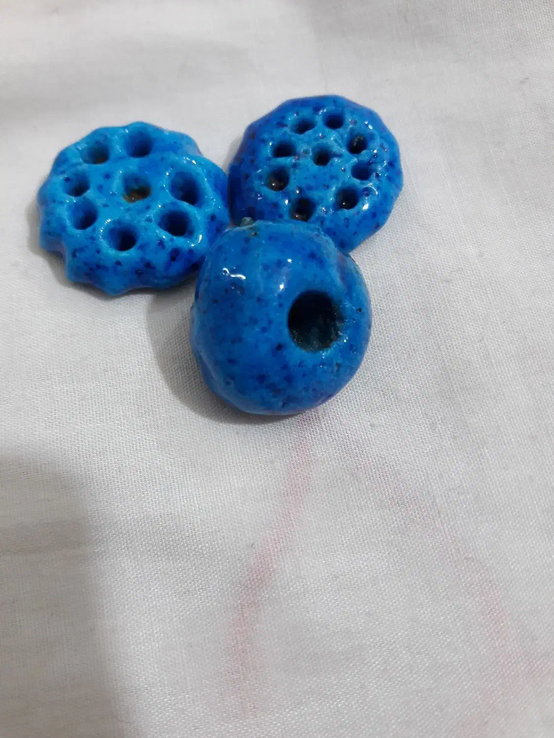 مهره عقیق سوراخ دار قدیمی دونه 100 تومان وغیره|جواهرات|رباطکریم, رباطکریم|دیوار