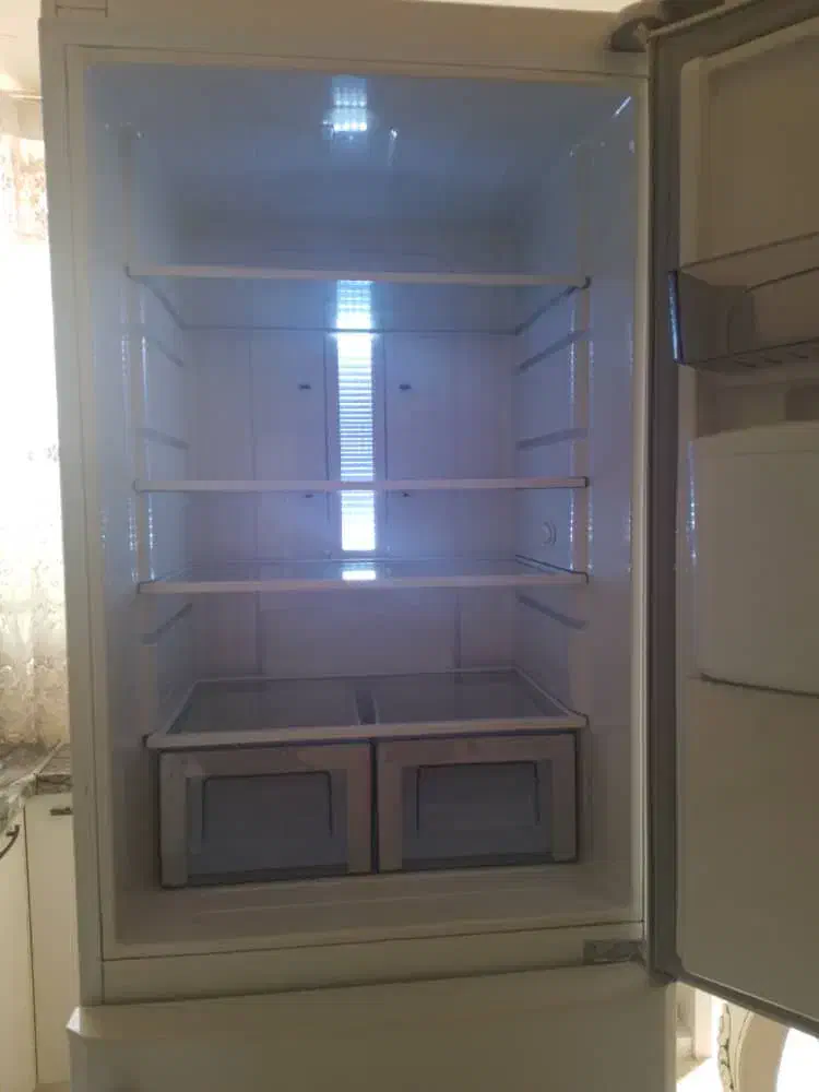 یخچال و فریزر|یخچال و فریزر|اندیشه, اندیشه فاز ۵|دیوار