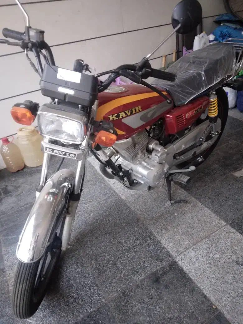 موتور سیکلت کویر۲۰۰ مدل ۴۰۲ کارکرد۶۴۰۰|موتورسیکلت|بروجرد, |دیوار