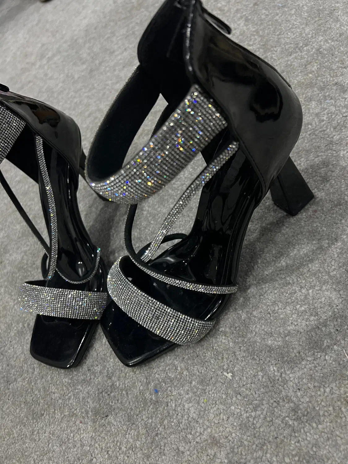 کفش مجلسی|کیف، کفش، کمربند|اهواز, کوی باهنر|دیوار