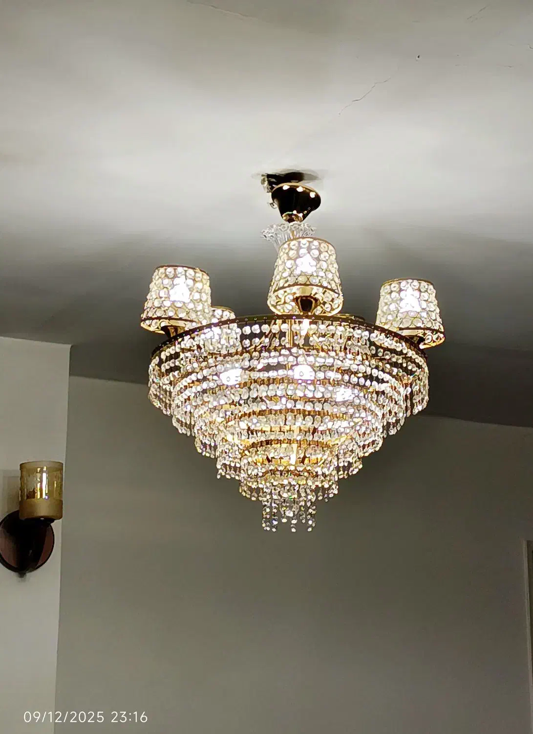 لوستر کریستالی چندطبقه|لوستر و چراغ آویز|ازنا, |دیوار