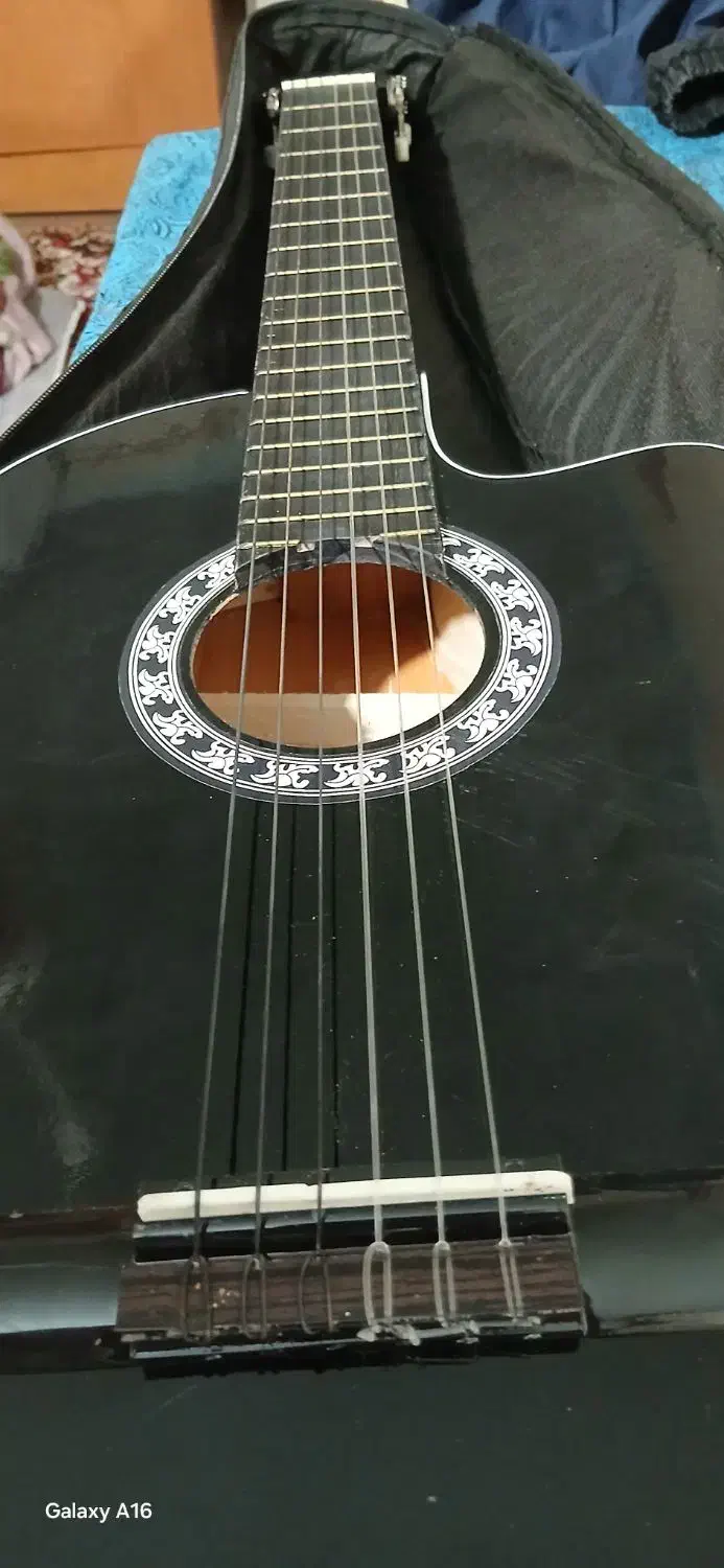 گیتار|گیتار، بیس، امپلیفایر|چمران, |دیوار