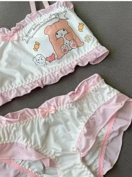 ست نیم‌تنه و شورت|لباس|آستانه اشرفیه, |دیوار