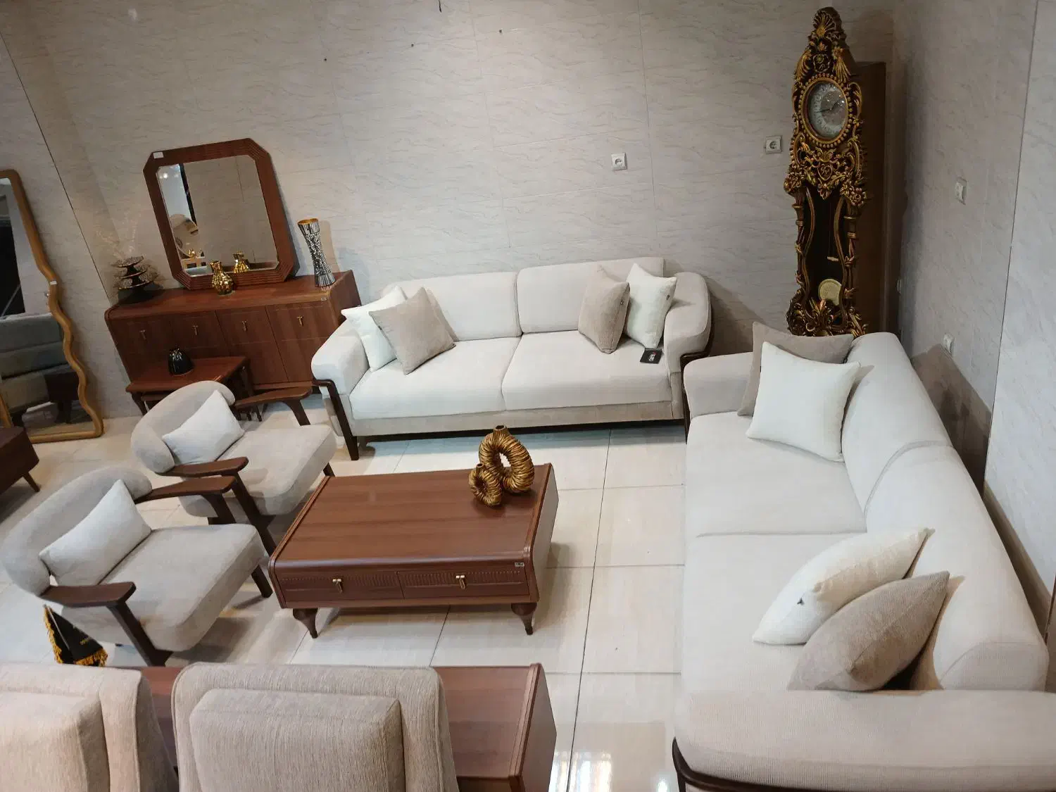 مبلمان جدید و شرکتی/نقد و اقساط|مبلمان خانگی و میز عسلی|بندرعباس, |دیوار
