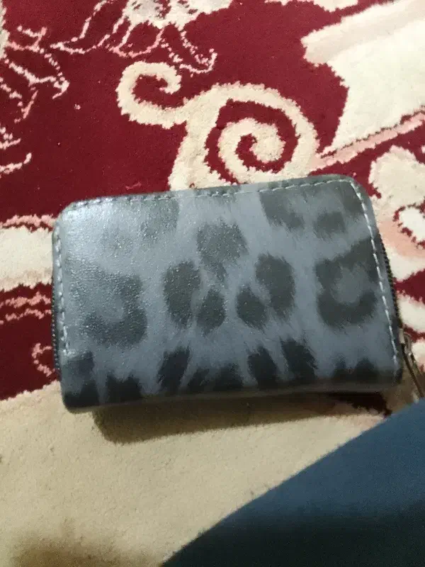 ی کیف مدارک به این خانم فرانک احمدی پیدا کردم|اشیا|قروه, |دیوار