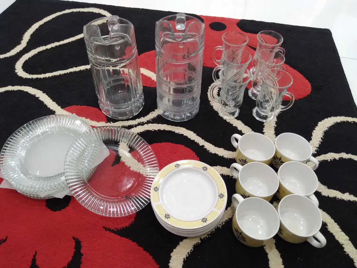 تعدای ظروف اشپز خانه|ظروف سرو و پذیرایی|رشت, سلیمانداراب|دیوار