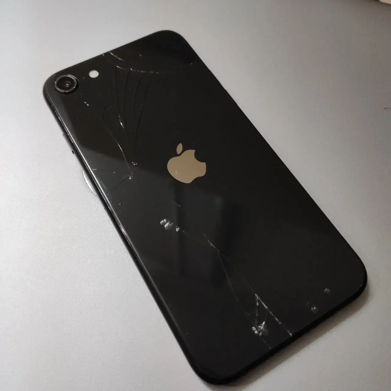 iPhone SE 2022|موبایل|اصفهان, گلزار|دیوار