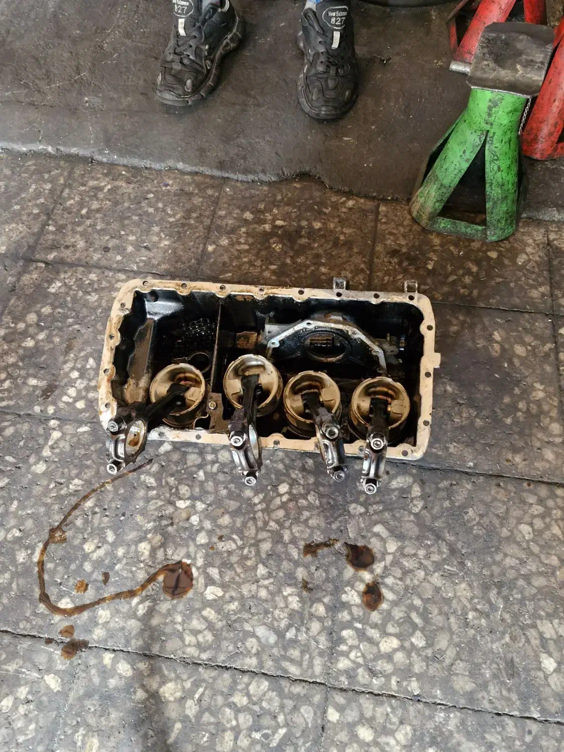 کارتل پیستون شاتون سرسیلندر استوک اویل پمپ میل لنگ|قطعات یدکی و لوازم جانبی|کرج, آسیاب برجی|دیوار