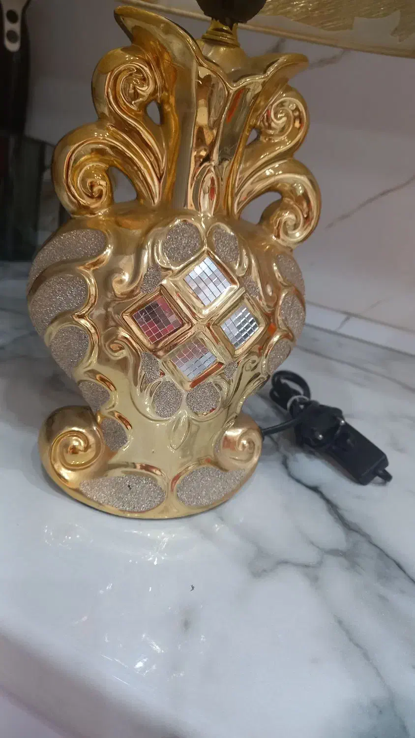 آباژور رومیزی طلایی|چراغ خواب و آباژور|مشهد, فدک|دیوار