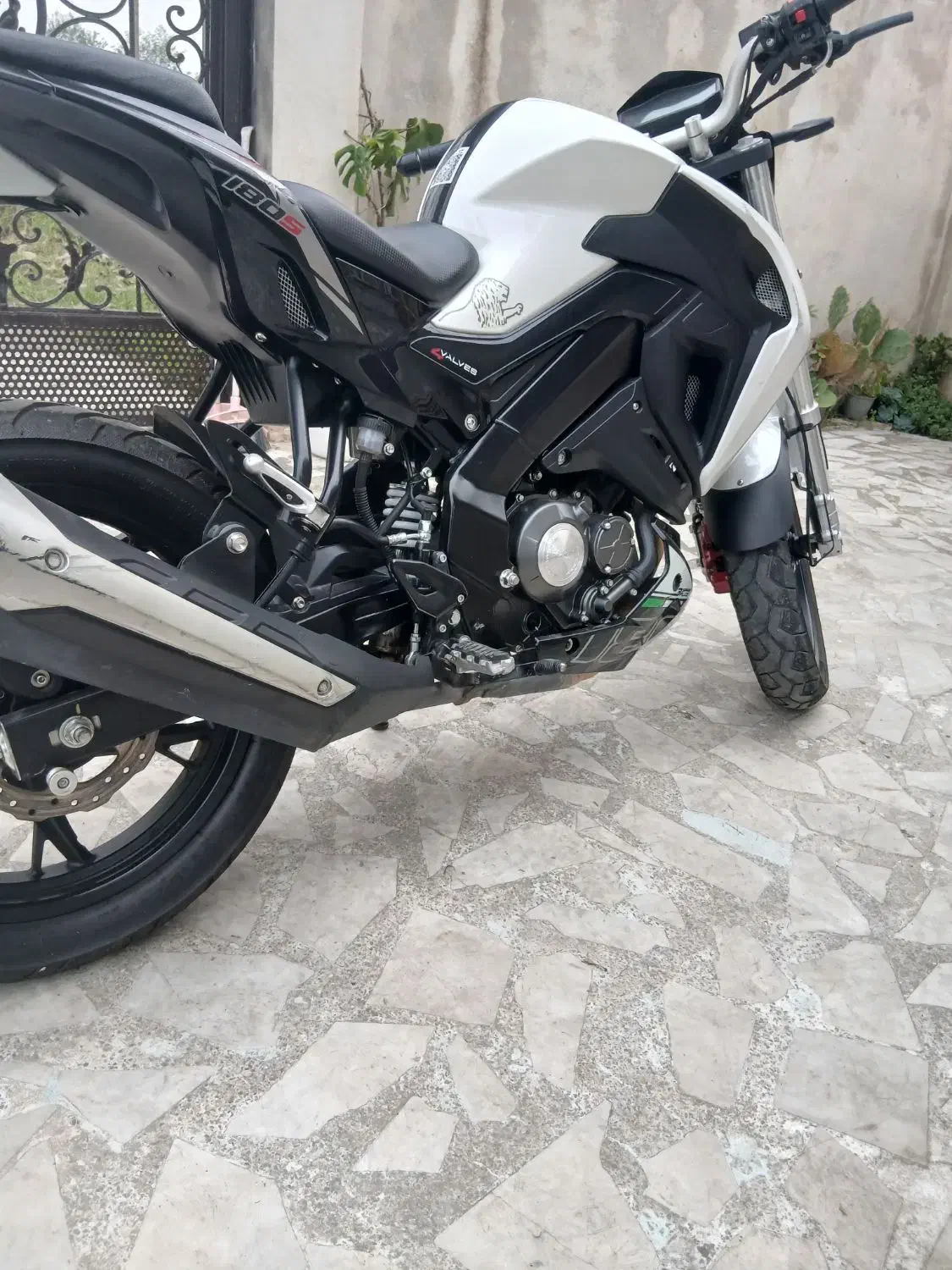 بنلی ۱۴۰۲|موتورسیکلت|احمدسرگوراب, |دیوار