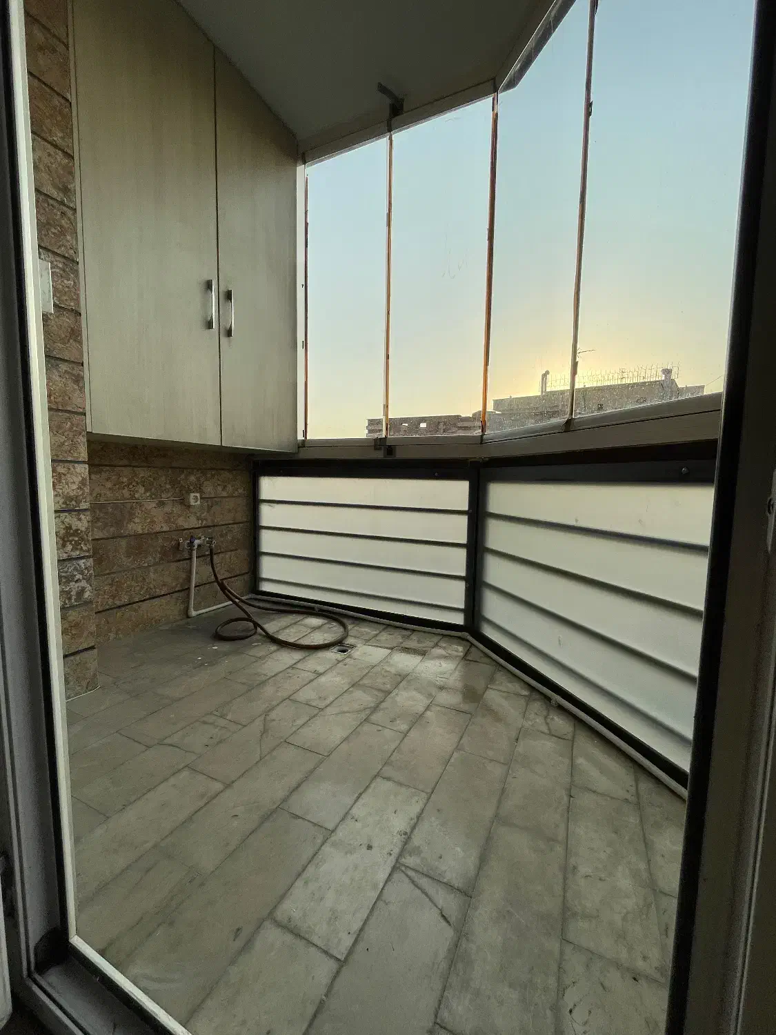 آپارتمان دو خوابه و دو نبش در بهترین طبقه