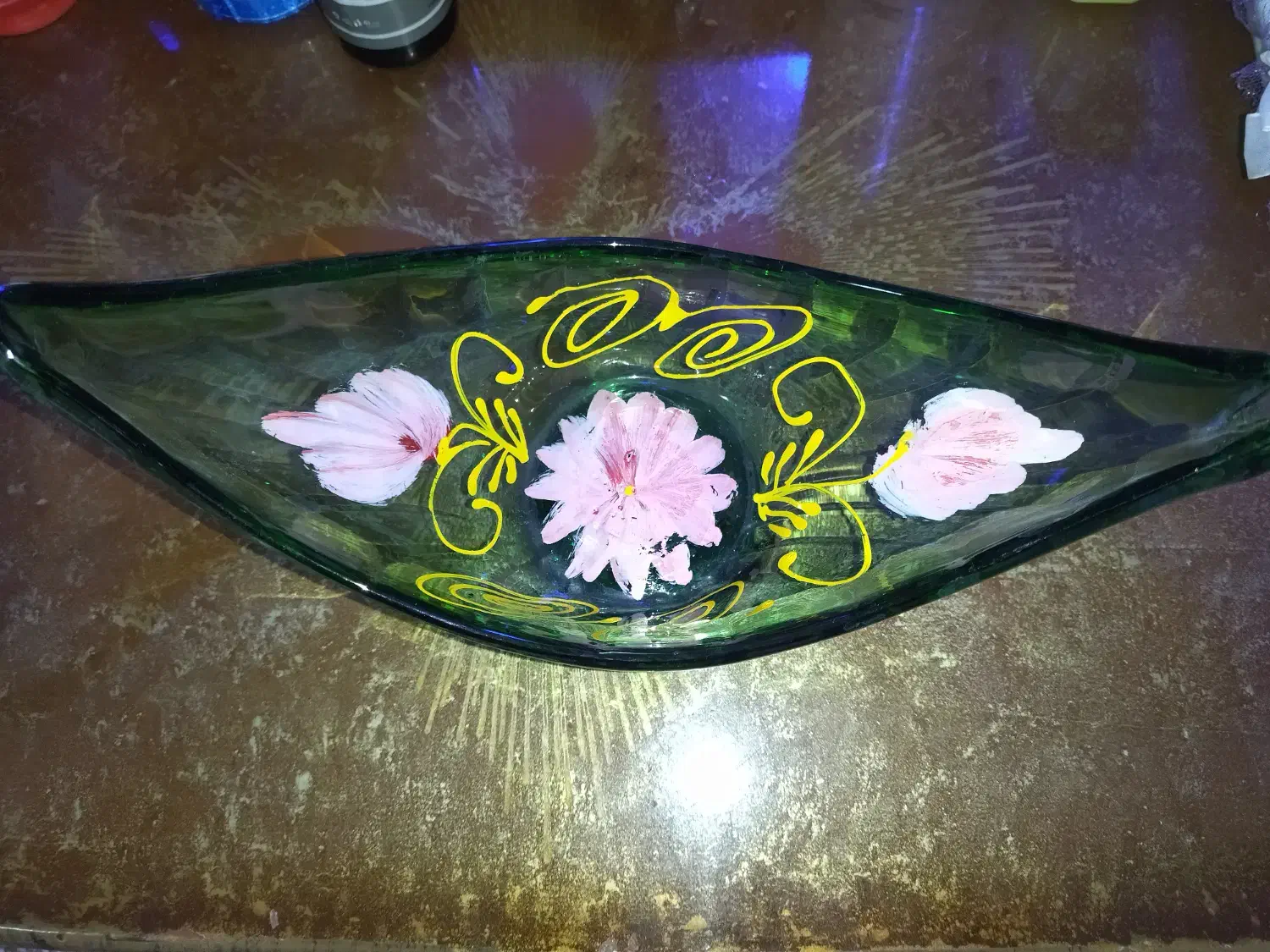 ظروف قدیمی با قدمت بالا و گهواره قدیمی|کلکسیون اشیاء عتیقه|اوز, |دیوار