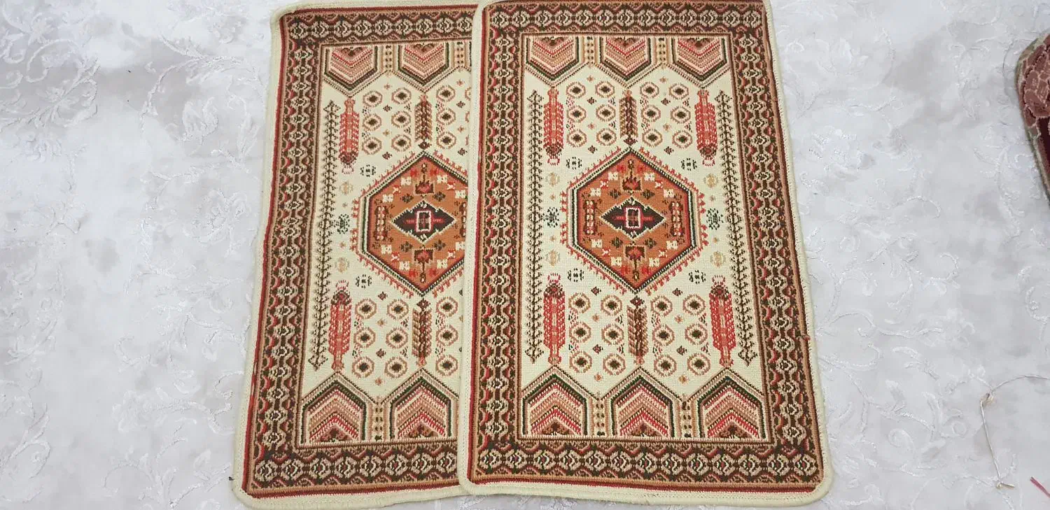 تعدادی گلیم فرش و  پادری|فرش|رباط‌کریم, رباط‌کریم|دیوار